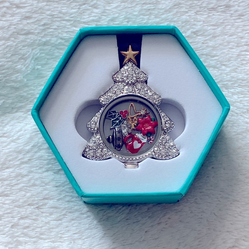 Origami Owl Christmas Tree Locket with Christmas Charms